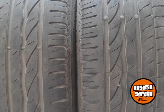 Accesorios para Autos - Juego de Cubiertas BRIDGESTONE TURANZA ER300 205 60 16 - En Venta