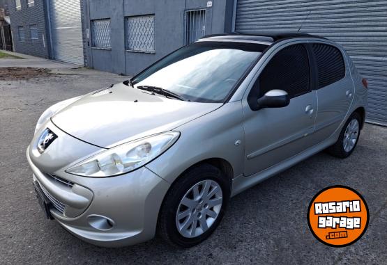 Autos - Peugeot 207 2013 Nafta 150000Km - En Venta