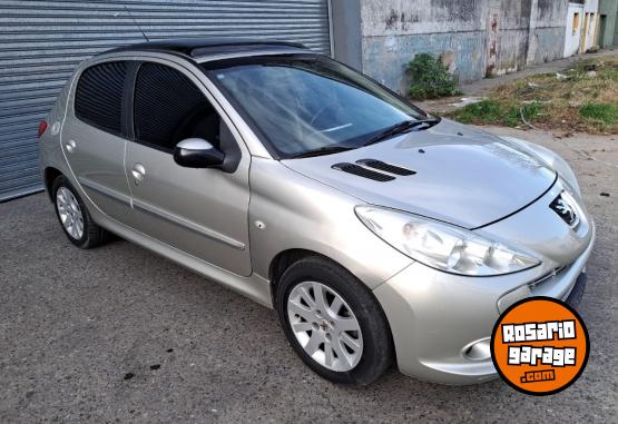 Autos - Peugeot 207 2013 Nafta 150000Km - En Venta