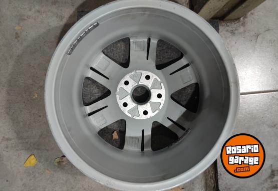 Accesorios para Autos - Llanta 17" Volkswagen Amarok NUEVA $190.000. NO BAJO PRECIO - En Venta