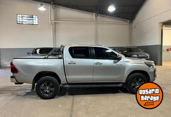 Camionetas - Toyota HILUX SRV 2.8 4X2 2021 Diesel 53000Km - En Venta