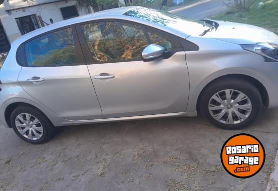 Autos - Peugeot 208 2019 Nafta 70000Km - En Venta