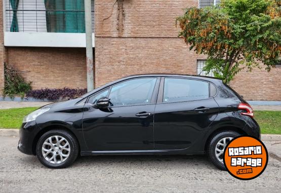 Autos - Peugeot 208 1.6 touchscreen permu 2015 Nafta 96000Km - En Venta