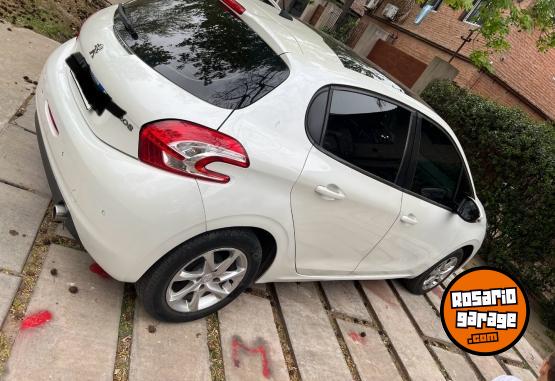 Autos - Peugeot 208 2016 Nafta 43000Km - En Venta