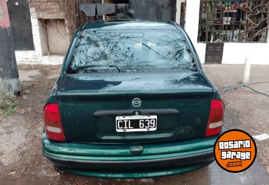 Autos - Chevrolet Corsa 1998 GNC 250000Km - En Venta