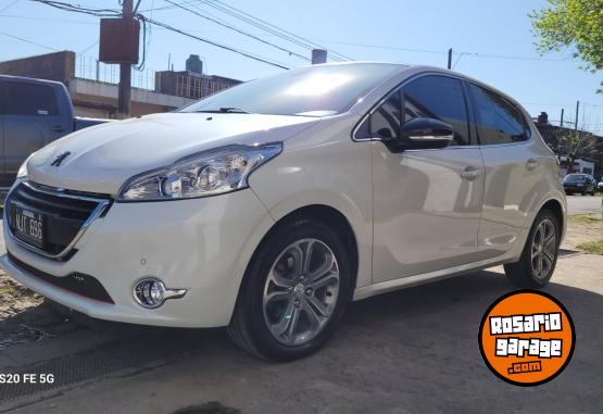 Autos - Peugeot 208 2013 Nafta 105000Km - En Venta