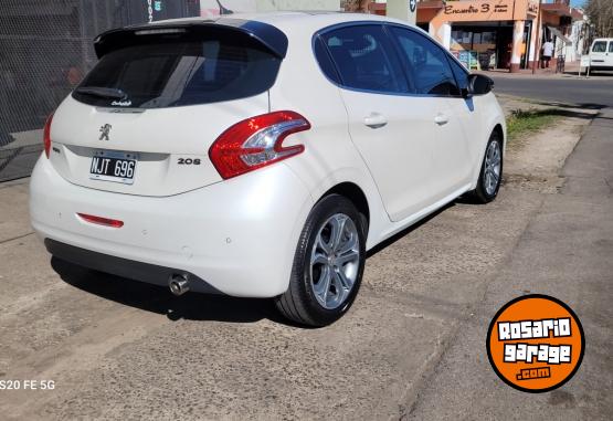 Autos - Peugeot 208 2013 Nafta 105000Km - En Venta