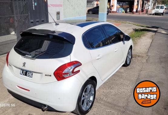 Autos - Peugeot 208 2013 Nafta 105000Km - En Venta