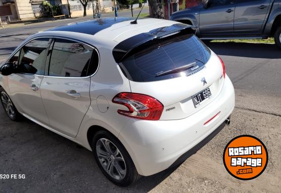 Autos - Peugeot 208 2013 Nafta 105000Km - En Venta