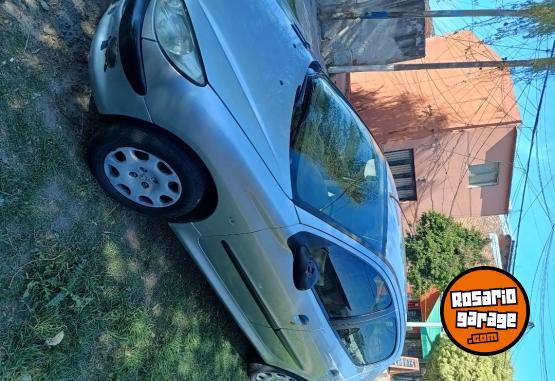 Autos - Peugeot 206 2004 Nafta 220000Km - En Venta