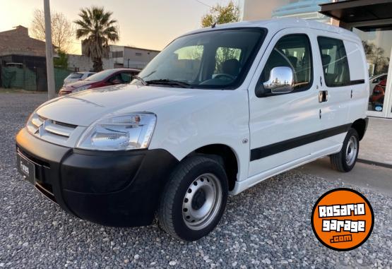 Utilitarios - Citroen Berlingo Business 2020 Nafta 43000Km - En Venta