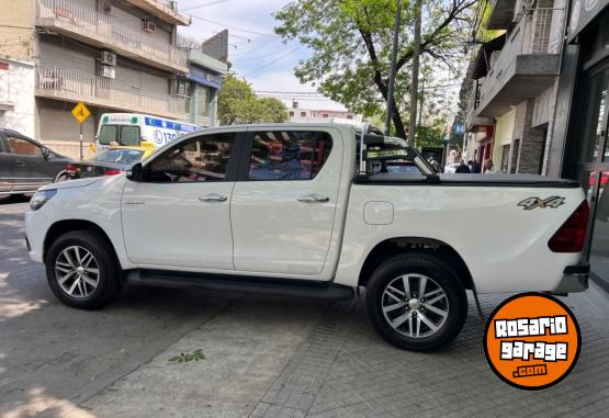 Camionetas - Toyota Hilux 2.4 2017 Diesel 124000Km - En Venta