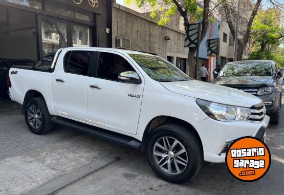 Camionetas - Toyota Hilux 2.4 2017 Diesel 124000Km - En Venta