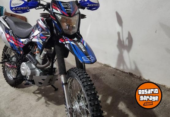 Motos - Corven Triax 250 R3 2016 Nafta 16000Km - En Venta