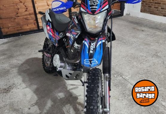 Motos - Corven Triax 250 R3 2016 Nafta 16000Km - En Venta