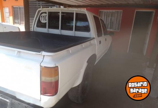 Camionetas - Toyota hilux 4x2  cabina boB 1999 Diesel 639718Km - En Venta