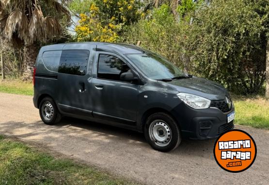 Utilitarios - Renault Kangoo 2019 Nafta 88000Km - En Venta