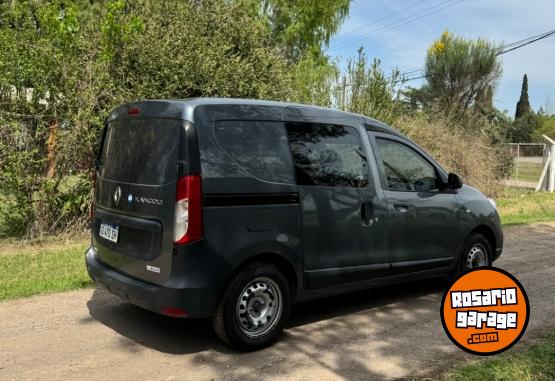 Utilitarios - Renault Kangoo 2019 Nafta 88000Km - En Venta