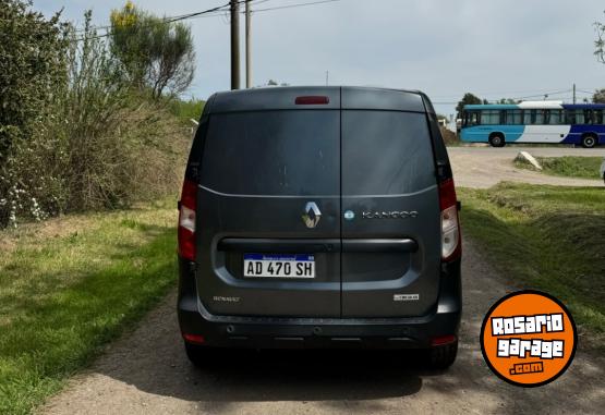 Utilitarios - Renault Kangoo 2019 Nafta 88000Km - En Venta