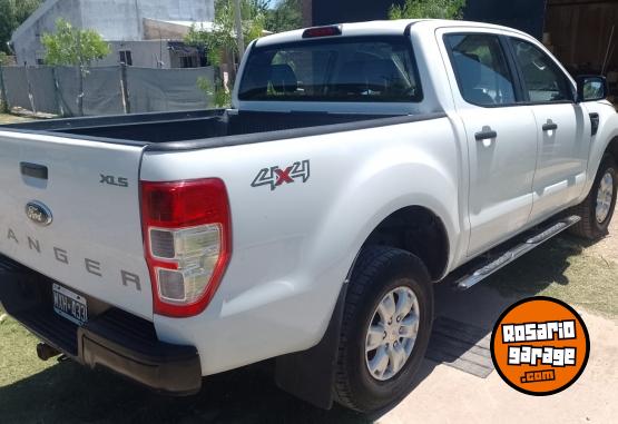 Camionetas - Ford Ranger xls 4x4 3.2 diesel 2013 Diesel 82000Km - En Venta