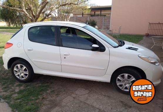 Autos - Peugeot 207 2015 Nafta 82000Km - En Venta