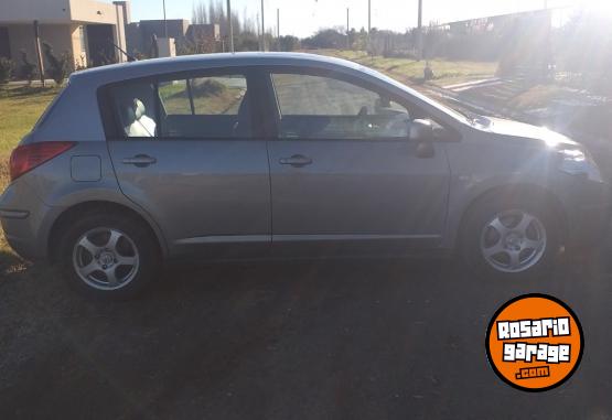 Autos - Nissan 2010 2010 Nafta 135000Km - En Venta