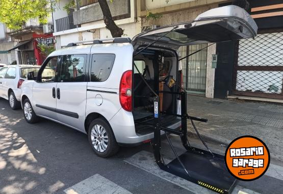 Utilitarios - Fiat Doblo 2014 GNC 200000Km - En Venta