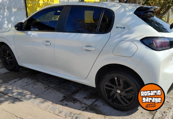 Autos - Peugeot 208 2022 Nafta 70000Km - En Venta