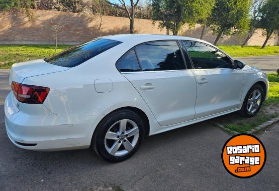 Autos - Volkswagen Vento highline 2017 Nafta 125000Km - En Venta