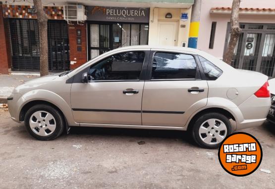 Autos - Ford Fiesta max 2007 Nafta 179000Km - En Venta