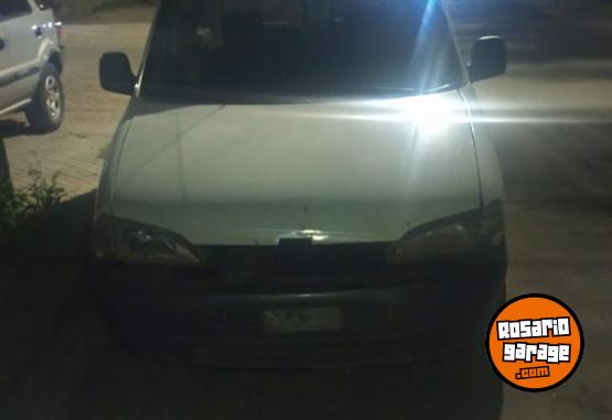 Utilitarios - Peugeot partner 2004 Nafta 250000Km - En Venta