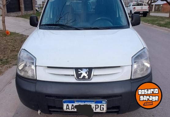 Utilitarios - Peugeot Partner 1.4 2017 GNC 216000Km - En Venta