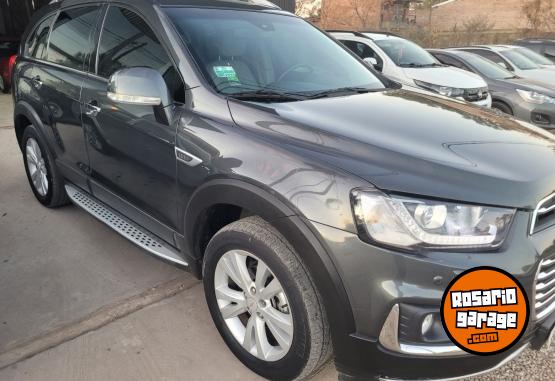 Camionetas - Chevrolet Captiva 7 asientos 2017 Diesel 103000Km - En Venta