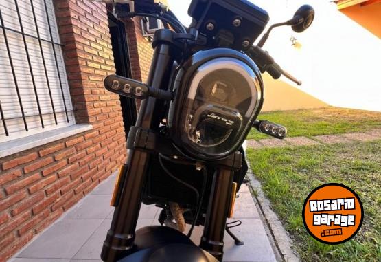 Motos - Benelli Leoncino 250 2022 Nafta 4500Km - En Venta