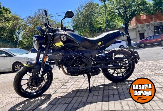 Motos - Benelli Leoncino 250 2022 Nafta 5000Km - En Venta