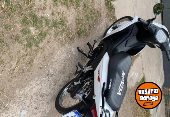 Motos - Honda Wave 2022 Nafta 7300Km - En Venta