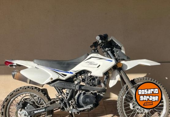 Motos - Motomel Skua 125 2022 Nafta 2900Km - En Venta