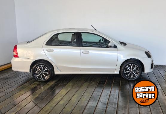 Autos - Toyota ETIOS XLS PACK A/T 4P 2022 Nafta 44835Km - En Venta