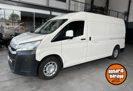 Utilitarios - Toyota HIACE L2H2 2022 Diesel 40243Km - En Venta