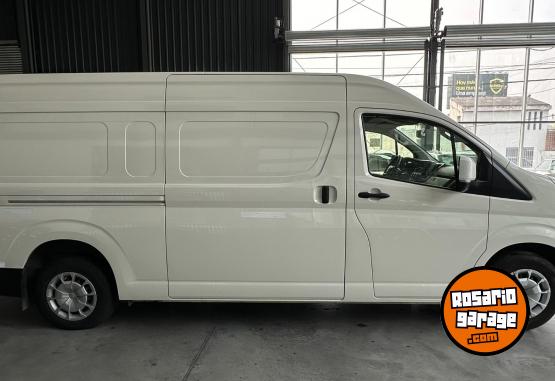 Utilitarios - Toyota HIACE L2H2 2022 Diesel 40243Km - En Venta