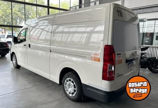 Utilitarios - Toyota HIACE L2H2 2022 Diesel 40243Km - En Venta