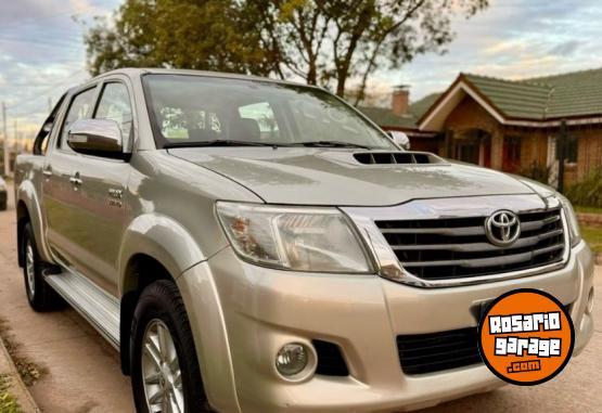 Camionetas - Toyota Hilux Pick-Up 3.0 cd SRV 2012 Diesel 111111Km - En Venta