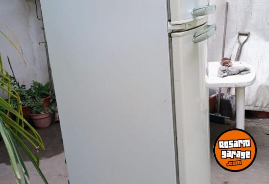 Hogar - Heladera Whirlpool WRD36 c/ frezzer - En Venta