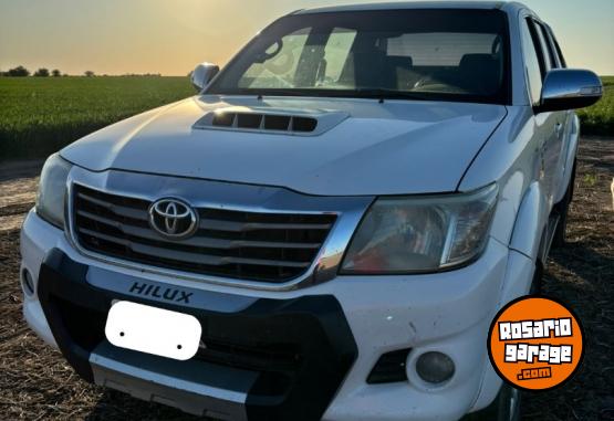 Camionetas - Toyota Hilux SRV 2013 Diesel 261000Km - En Venta