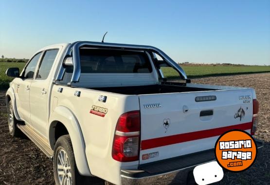 Camionetas - Toyota Hilux SRV 2013 Diesel 261000Km - En Venta