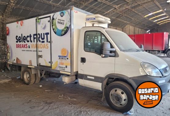 Camiones y Gras - LIQUIDO IVECO DAILY 70C17 CON CAJA TERMICA Y EQUIPO DE FRIO - En Venta