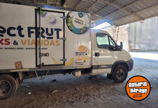 Camiones y Gras - LIQUIDO IVECO DAILY 70C17 CON CAJA TERMICA Y EQUIPO DE FRIO - En Venta