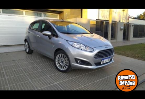 Autos - Ford Fiesta kinetic Powershift 2017 Nafta 72800Km - En Venta