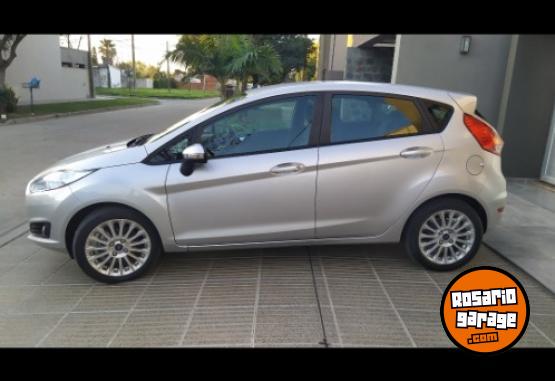 Autos - Ford Fiesta kinetic Powershift 2017 Nafta 72800Km - En Venta