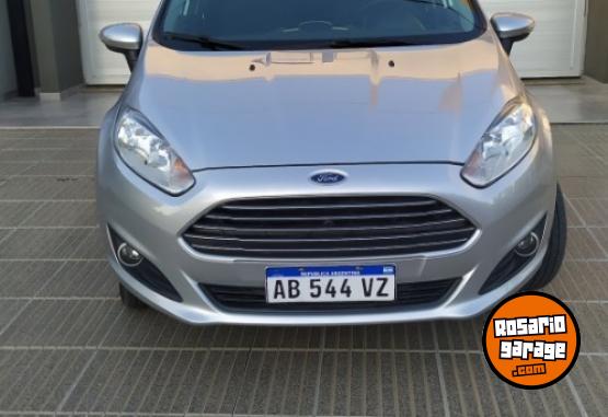 Autos - Ford Fiesta kinetic Powershift 2017 Nafta 72800Km - En Venta